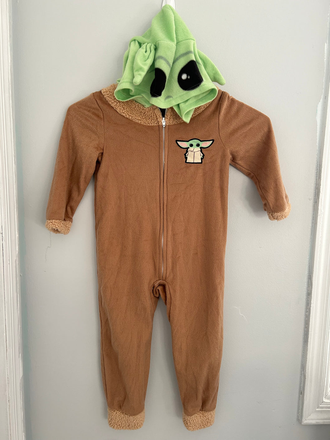 Star Wars Mandalorian pajamas - size 4/4T
