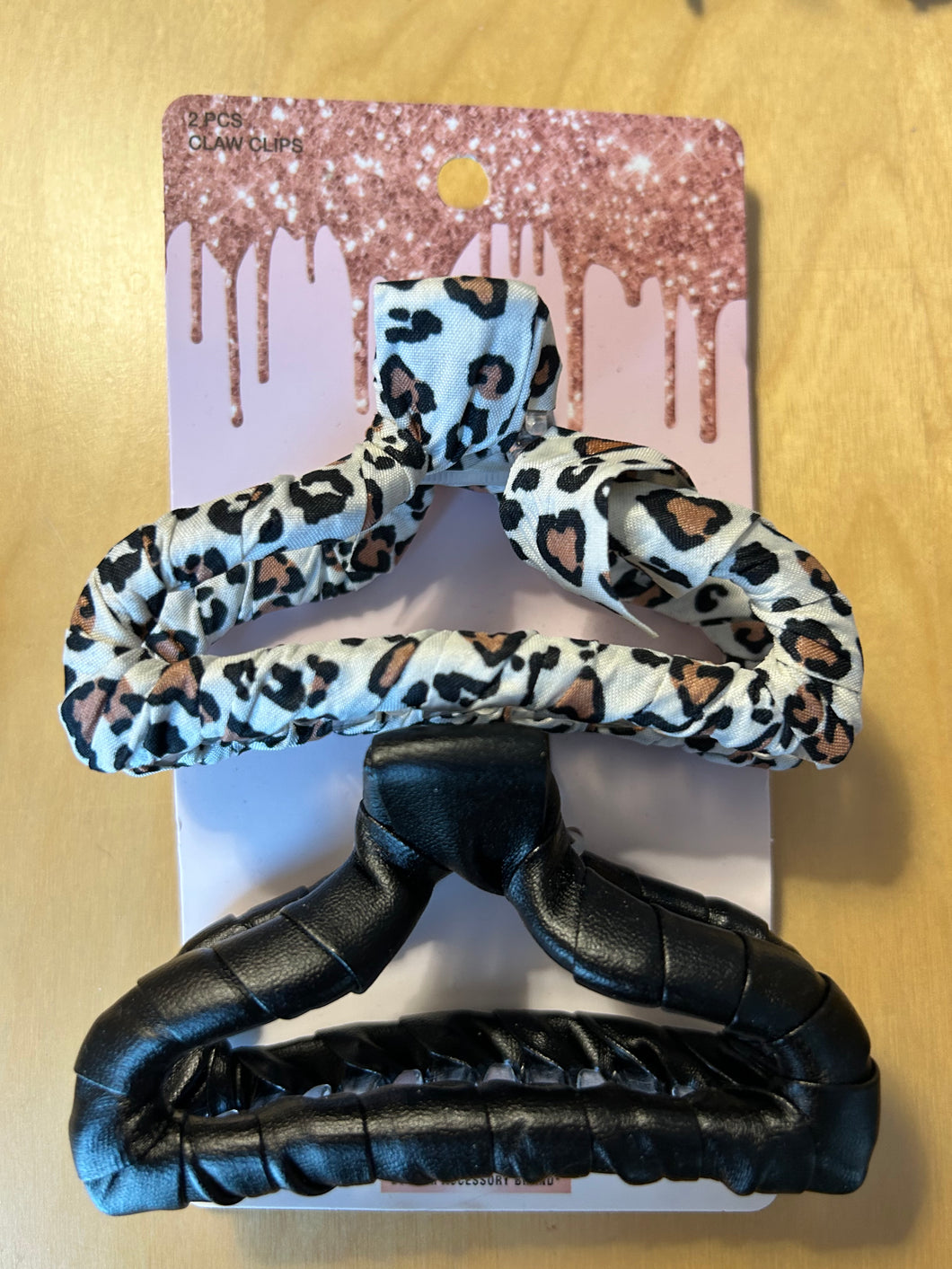 NEW Scunci 2pk claw Clip animal print & black