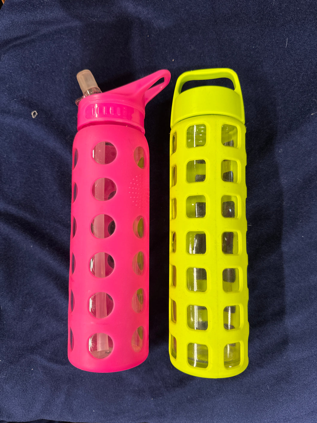 2 Glass Water Bottles Pink w Straw, Grn Ello