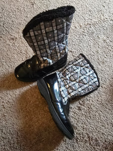 Totes Snow boots Blk-plaid/hearts - size Shoes: Youth 5