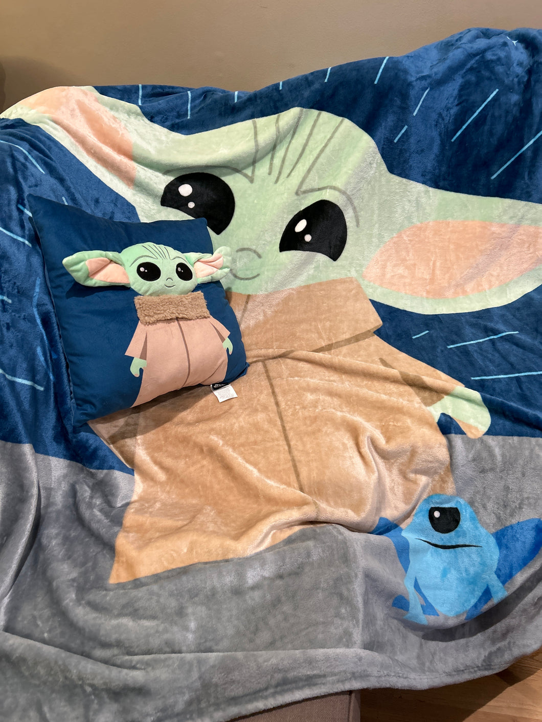 Mandalorian Fleece blanket & pillow - size Twin