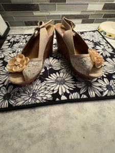 Beige Wedge Heels Burlap W/ flower on top - size Womens shoes: 7 1/2