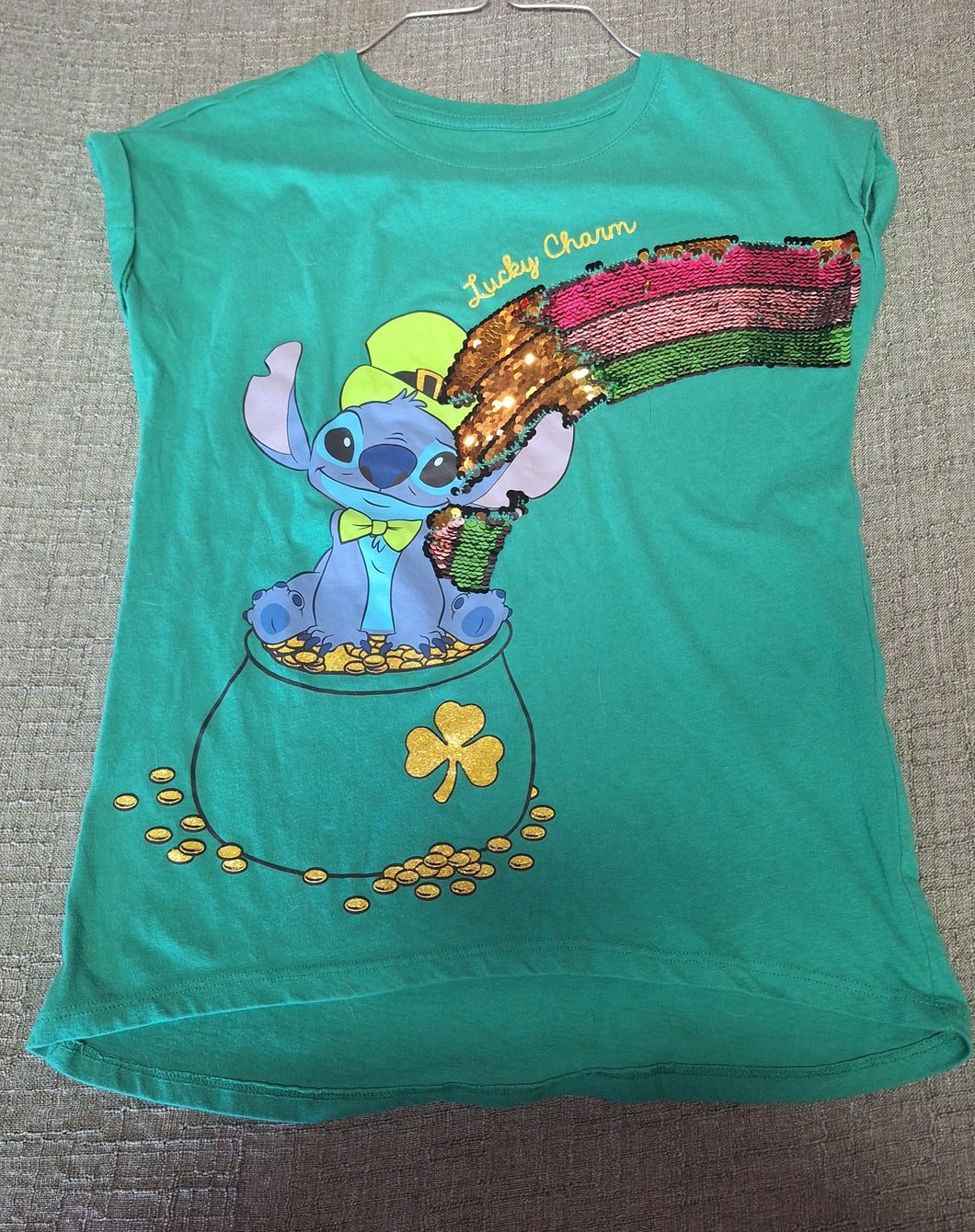 DISNEY STITCH COLOR CHANGE SEQUIN ST. PATRIC - size 10