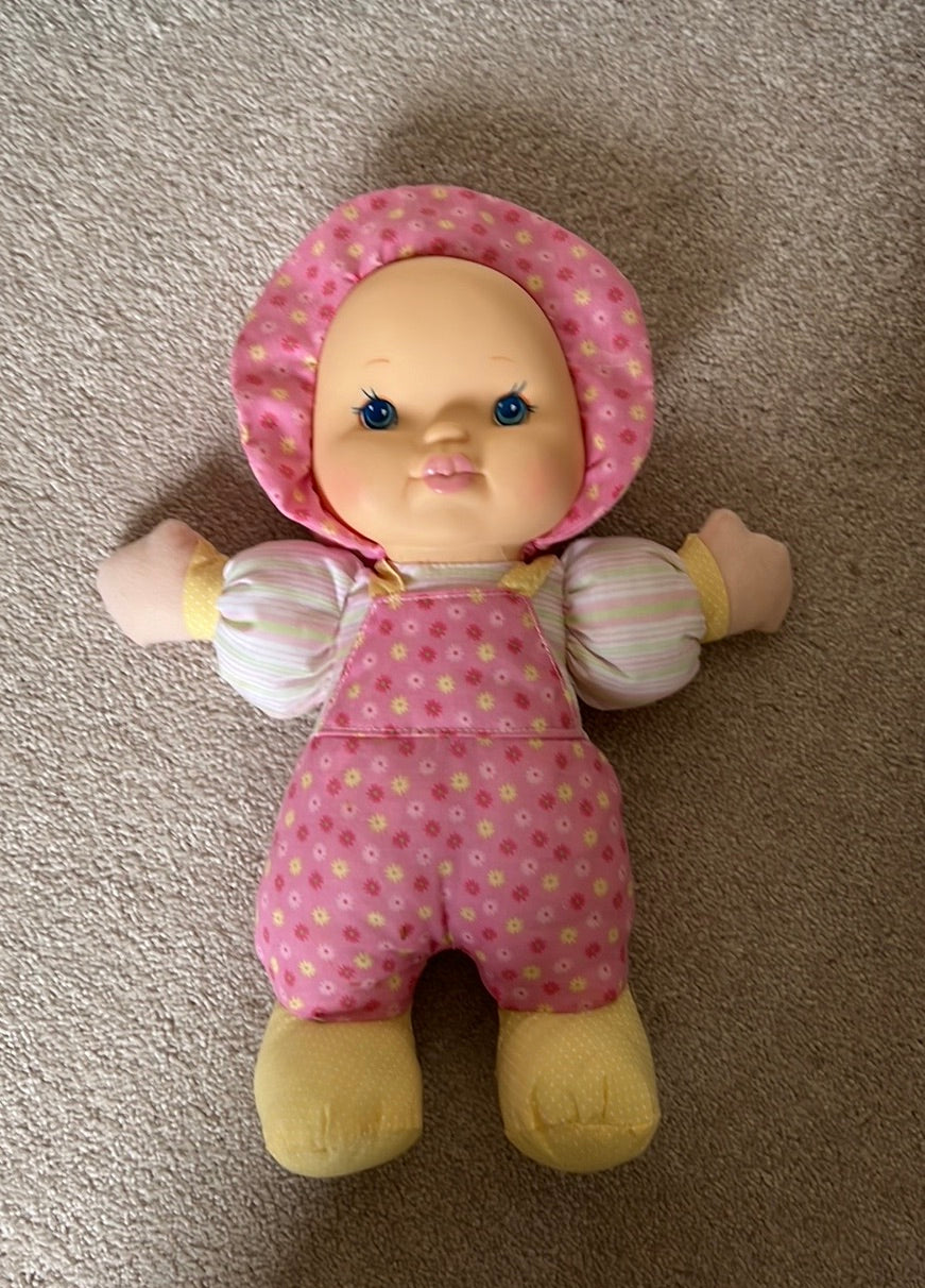Kissing soft body doll like new!