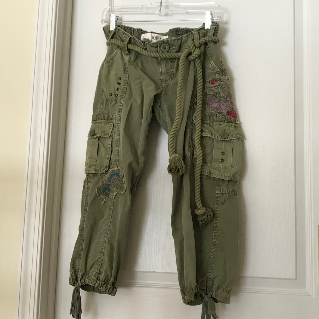 Old Navy olive cargo crop pants Size1 - size X-Small