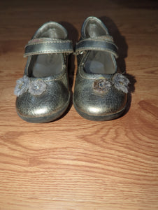 Stride Rite Silver Dress Shoes - size Shoes: Toddler Size 9