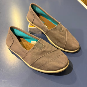 Bongo Canvas Slip On Shoe - Taupe - size Womens shoes: 6