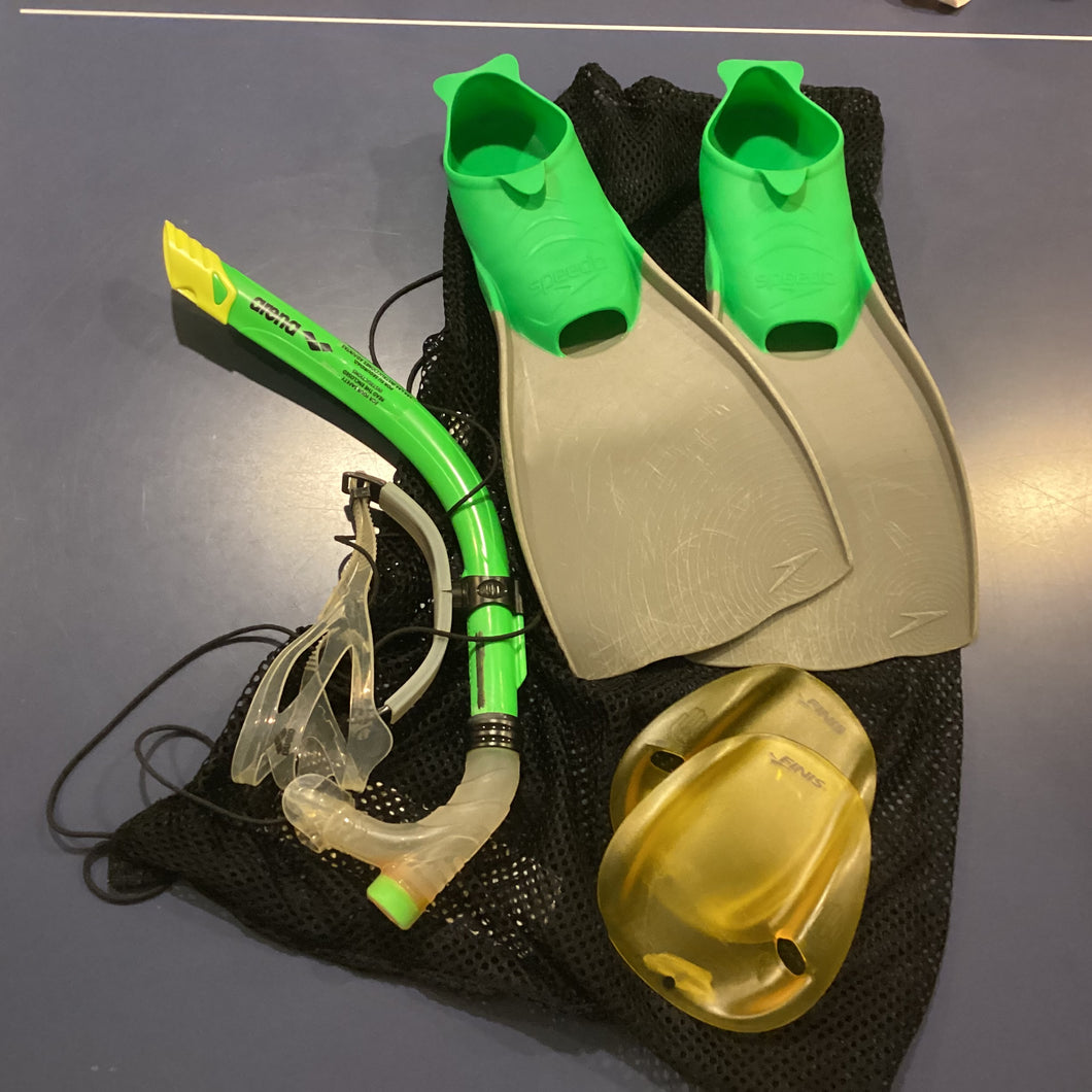6 pc. Swim Set w/ bag Fins = Size 5-66 pc. Swim Set w/ bag Fins Size 5-6