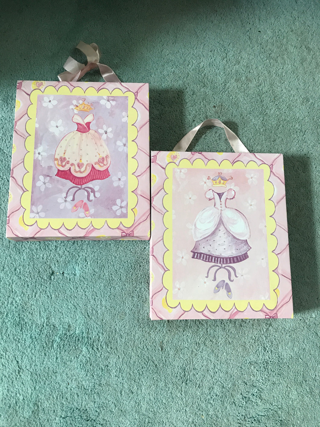 2 Girls Princess Wall Hangings