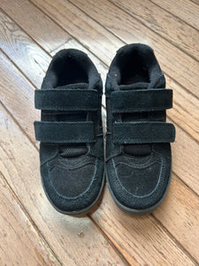 Cisco black suade sneake Good condition - size Shoes: Youth 12