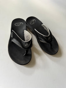 REEF FLIP FLOPS MENS BOYS SIZE 6 - size Shoes: Youth 6