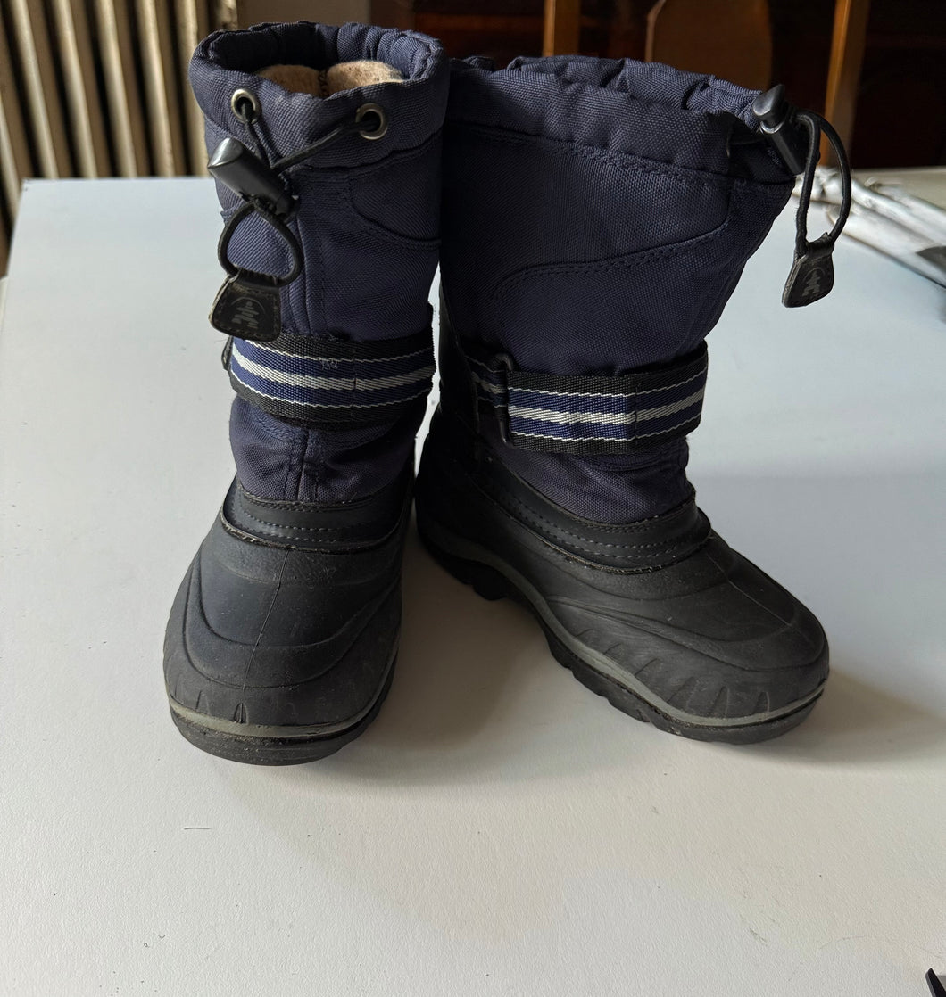 KAMIK SNOW BOOTS WATERPROOF - size Shoes: Youth 12