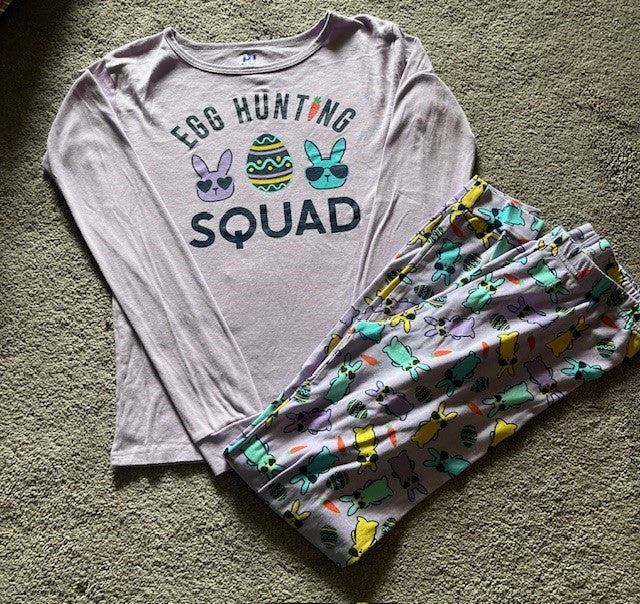 Egg Hunting Squad - size 16