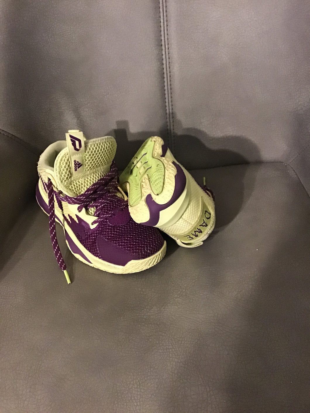 Dame addias Purple and lime - size Shoes: Youth Size 1