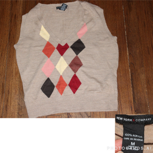 New York & Co vest - size Medium