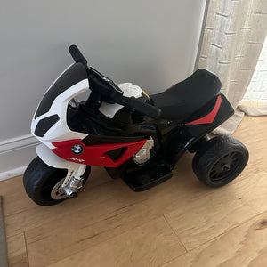 BMW Trike Red & Black Electric, Does not have