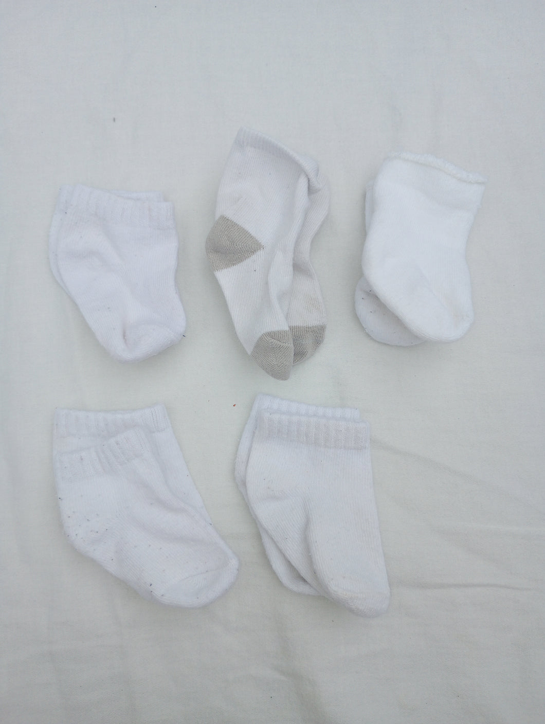 5 pairs of NB to 6M sock