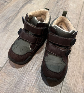 Carters fleece lined Velcro closure winter - size Shoes: Toddler Size 10