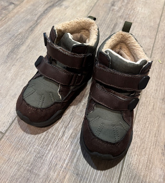 Carters fleece lined Velcro closure winter - size Shoes: Toddler Size 10