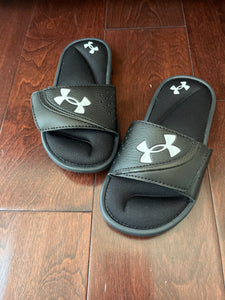Boys Under Armour slides Size 13