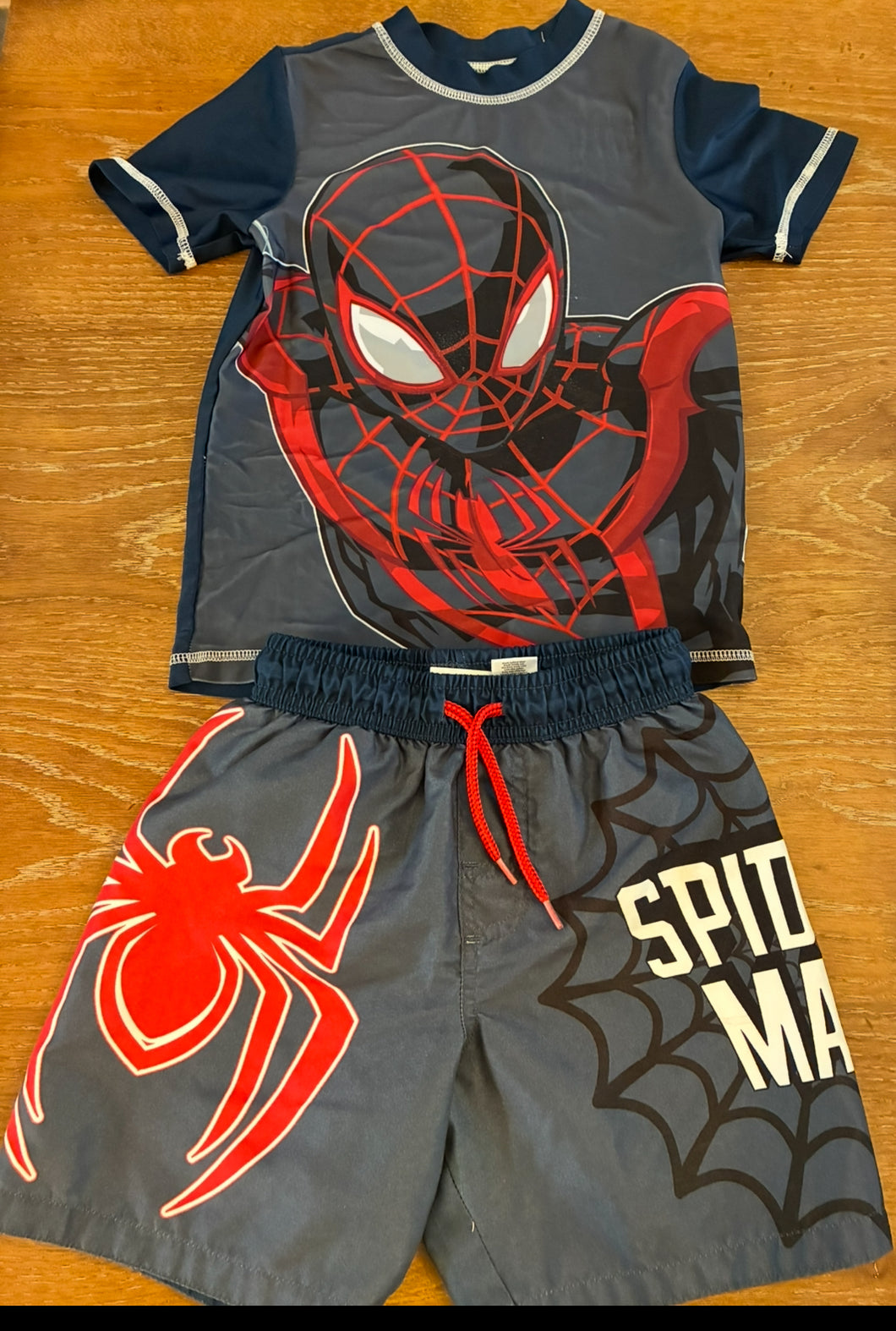 Spiderman shirt & shorts Swim set - size 6