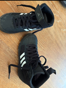 Wrestling shoes