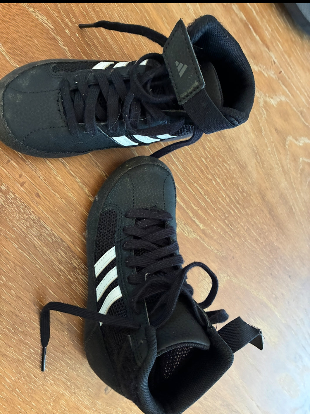 Wrestling shoes