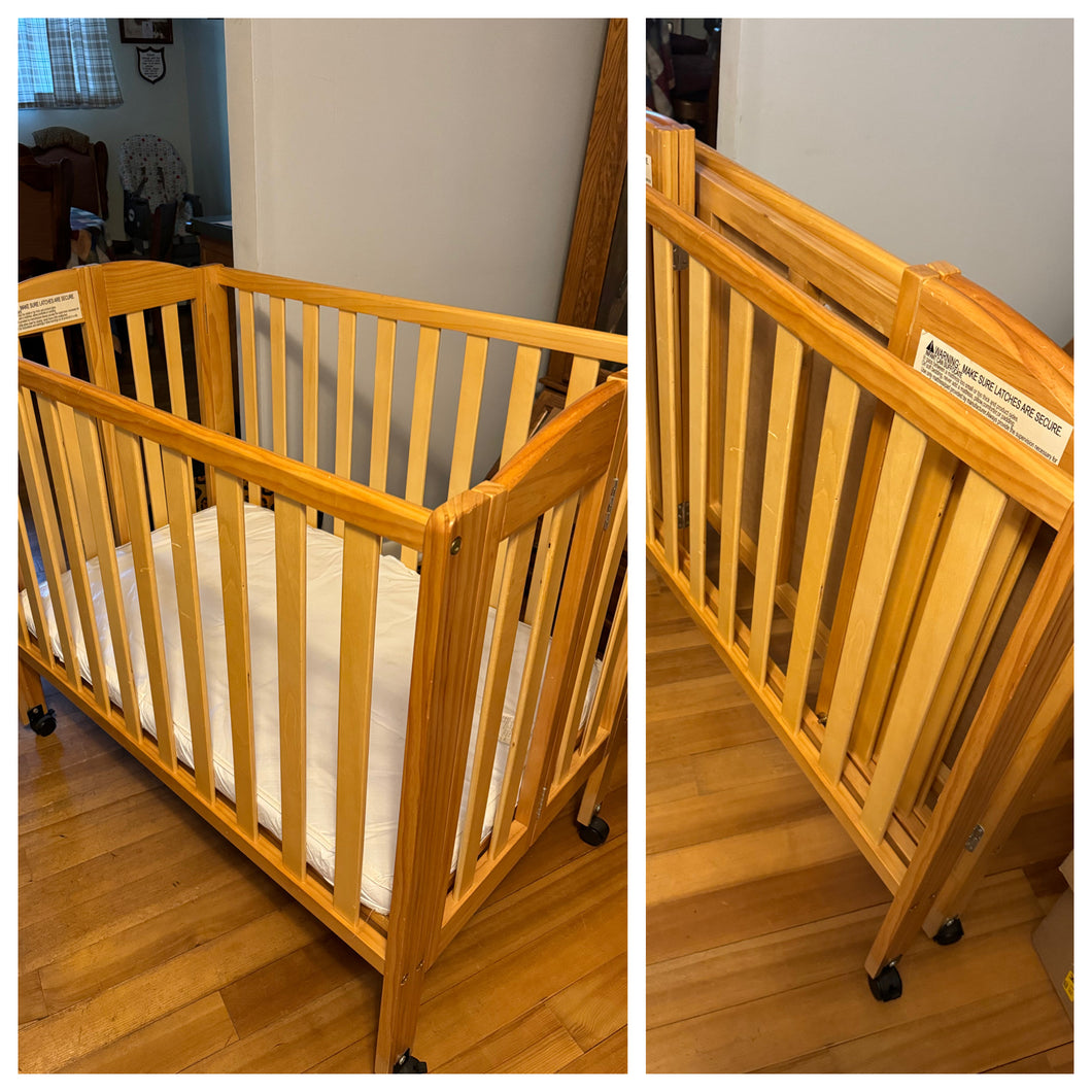 Portable/Foldable Crib Gently Used
