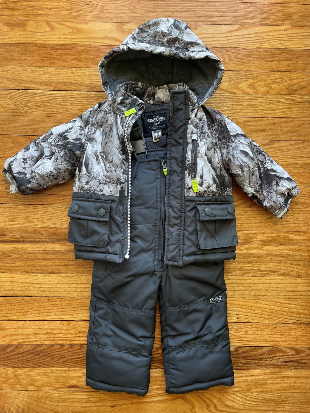 OshKosh B'Gosh Snow Suit- Jacket & Bibs - size 18 months