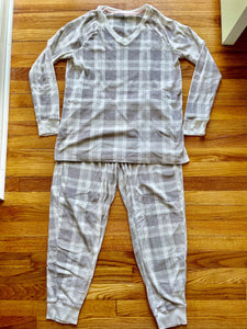 Cuddl Duds Velour Fleece V-Neck Pajamas - size Medium
