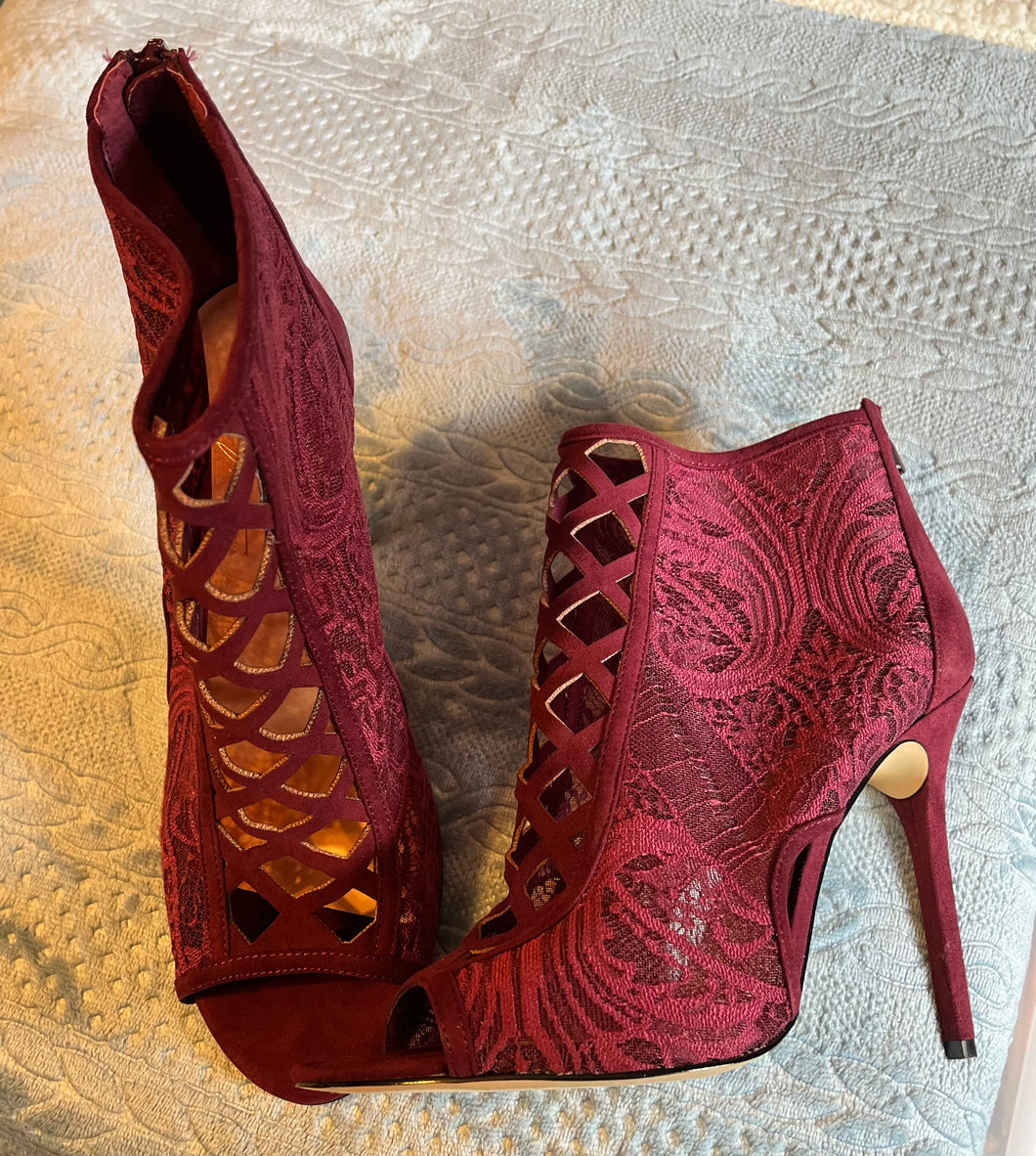 NEW Burgundy LaceBooties w 4 Heels - size Womens shoes: 9 1/2
