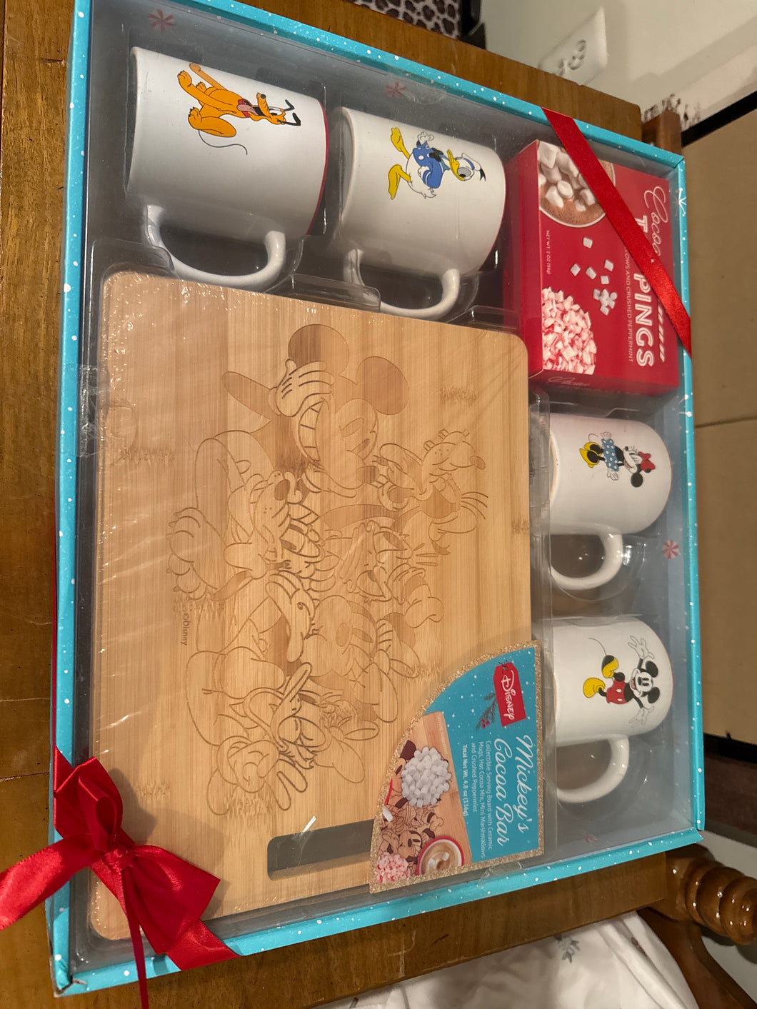 Mickey's Cocoa Bar w 4 Mugs, Serving Board