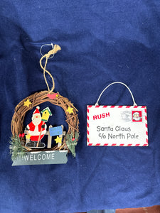 Sm Grapevine Wreath hanging Santa Envelope