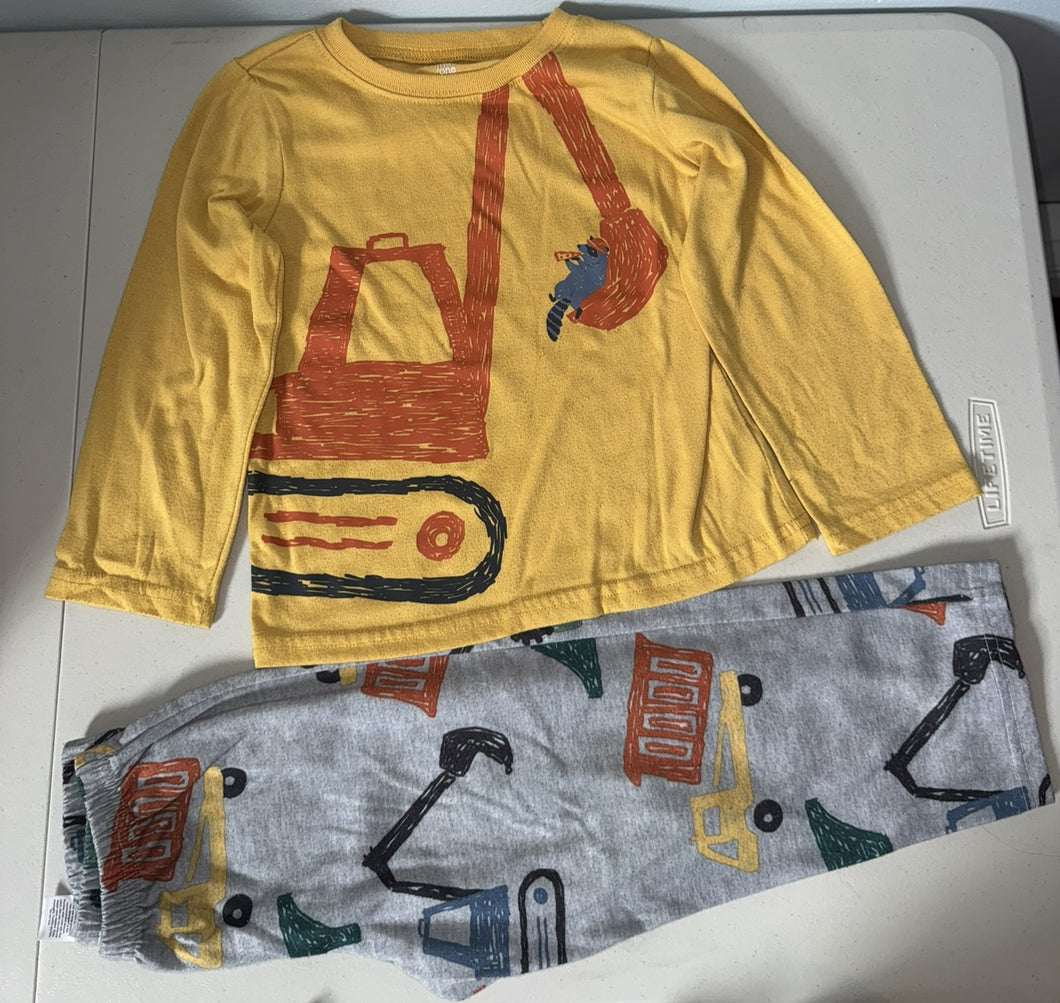 just one you carters Construction racoon set - size 4/4T