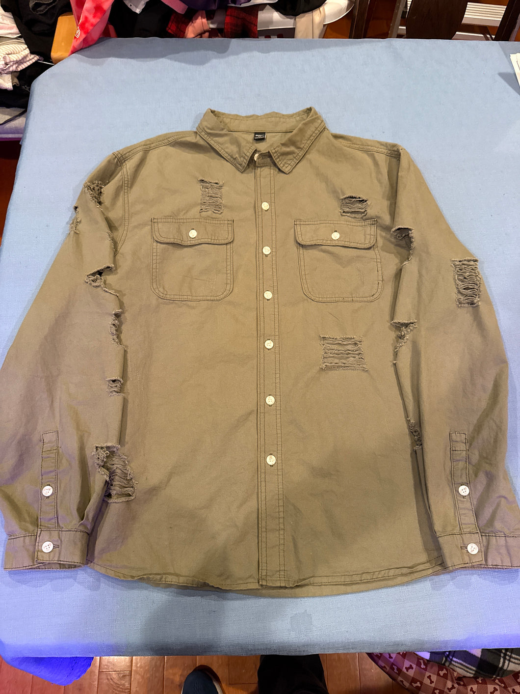 Manfinity Olive Grn LS Ripped XXL  Shirt - size X-Large