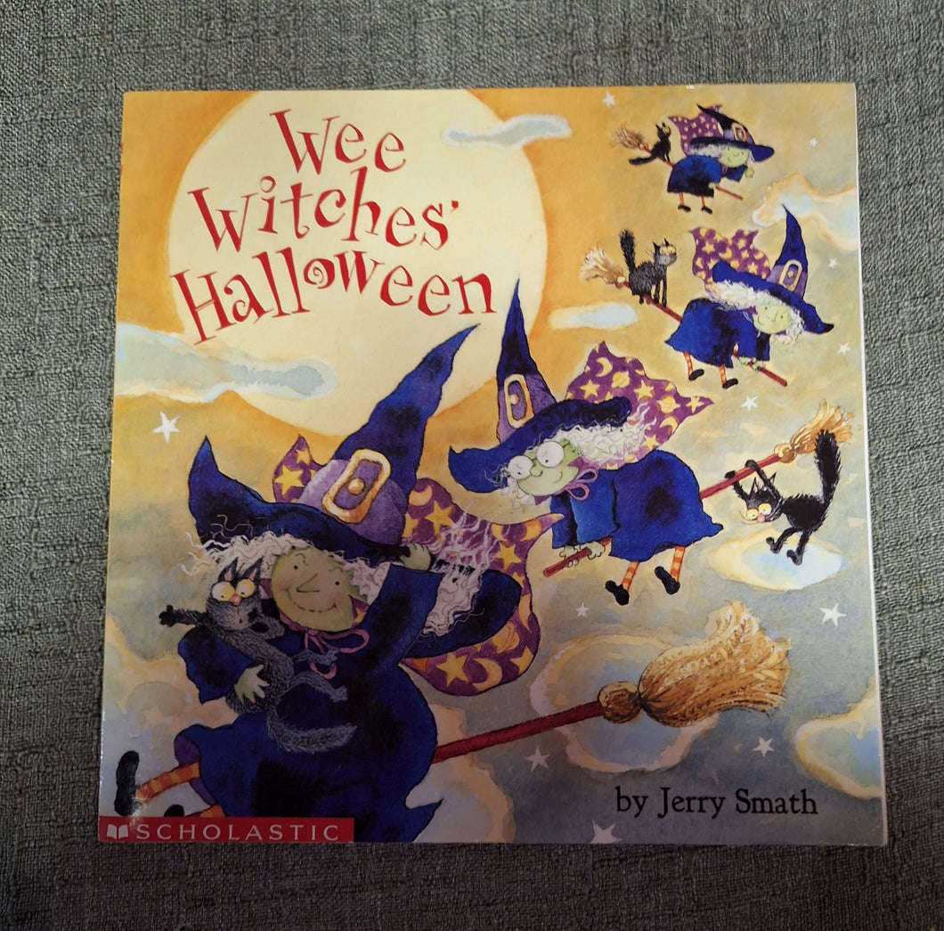 WEE WITCHES HALLOWEEN SOFTCOVER