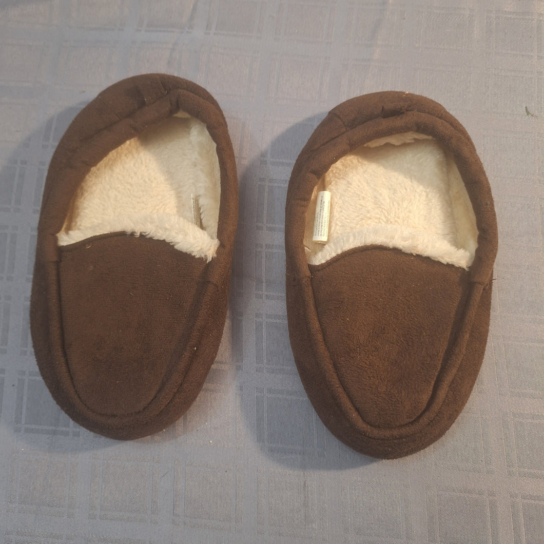 OLD NAVY BROWN SLIPPERS SIZE 3/4 - size Shoes: Youth Size 3