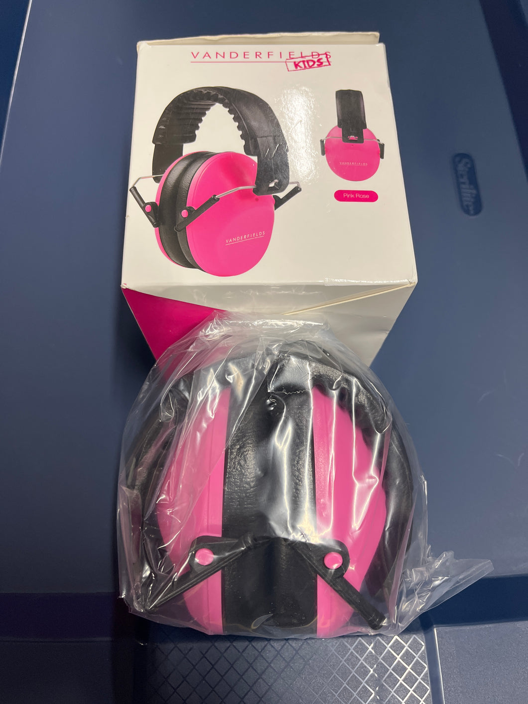 NEW Vanderfield Kids Pink Headphones
