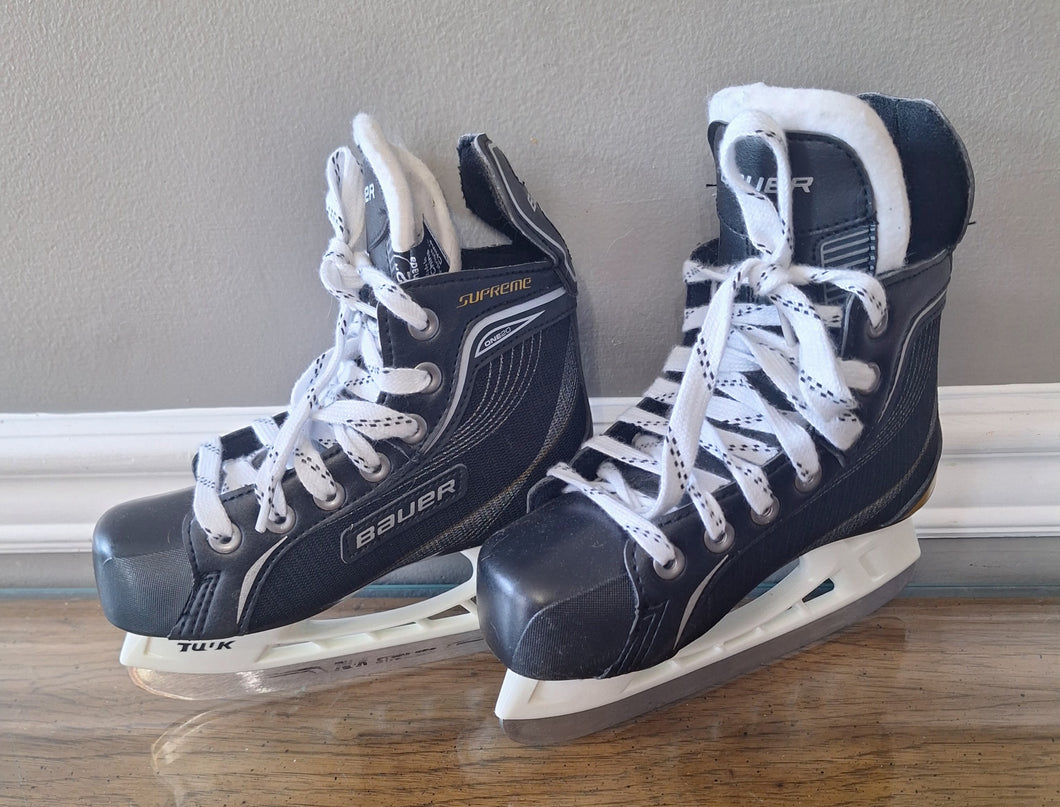BAUER SUPREME BOYS ICESKATES BLACK Y12R