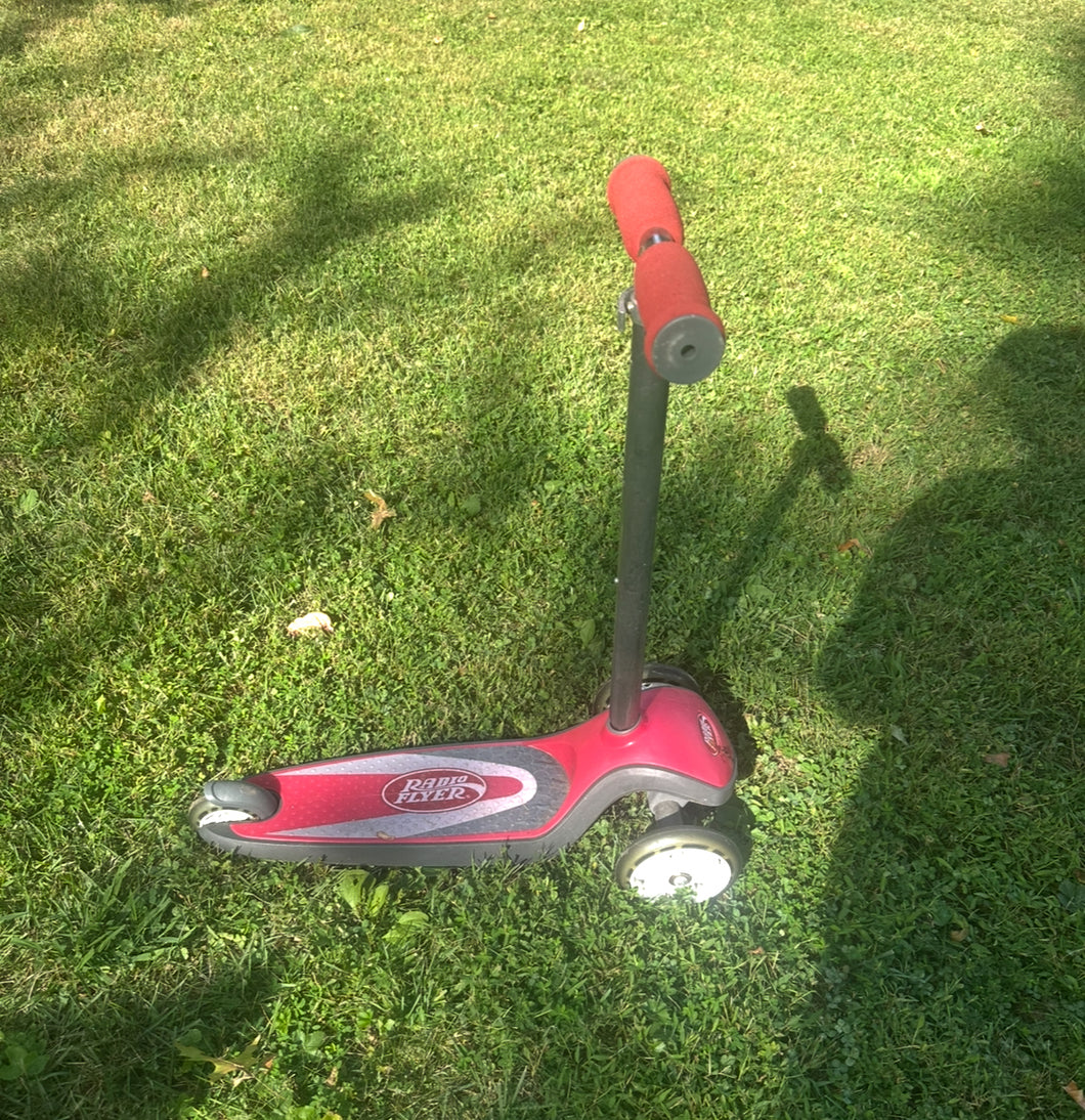 Radio Flyer EZ Glider 3 Wheel Scooter