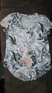 Latched Mama Nursing T-Shirt - size Medium