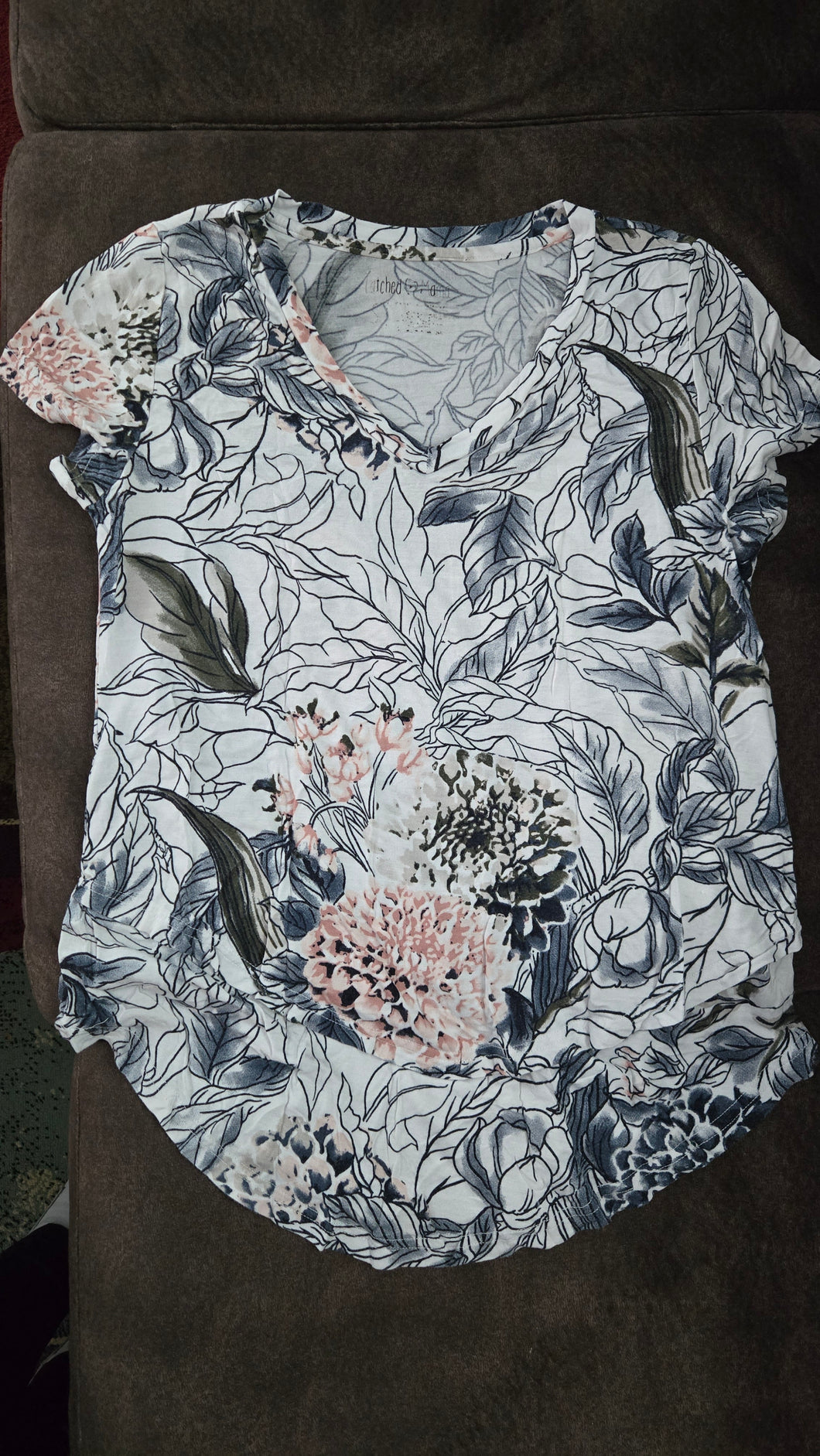 Latched Mama Nursing T-Shirt - size Medium
