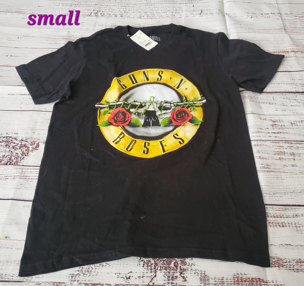 guns and roses t shirt new - size Small