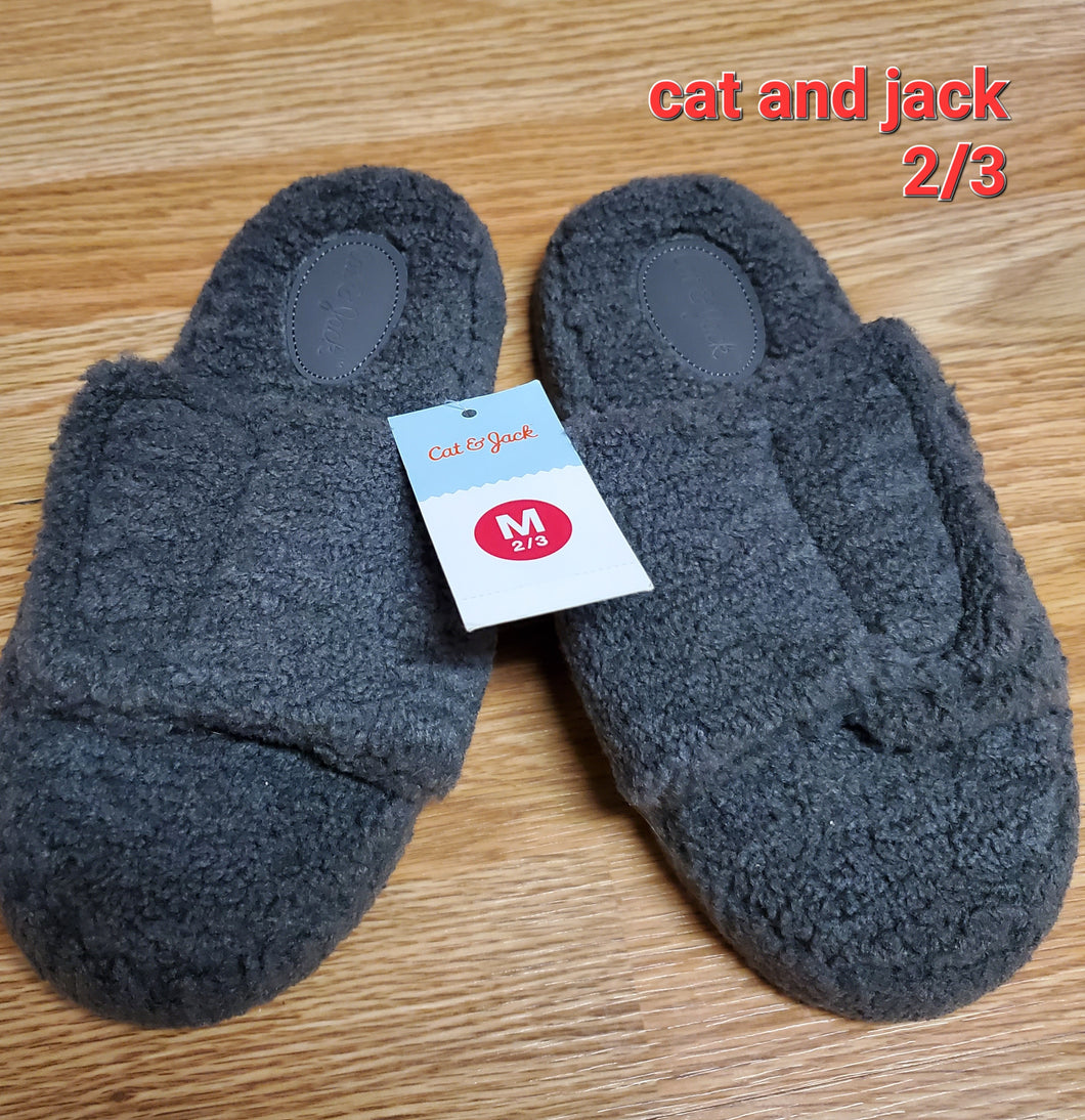 cat and jack grey slippers - size Shoes: Youth Size 2