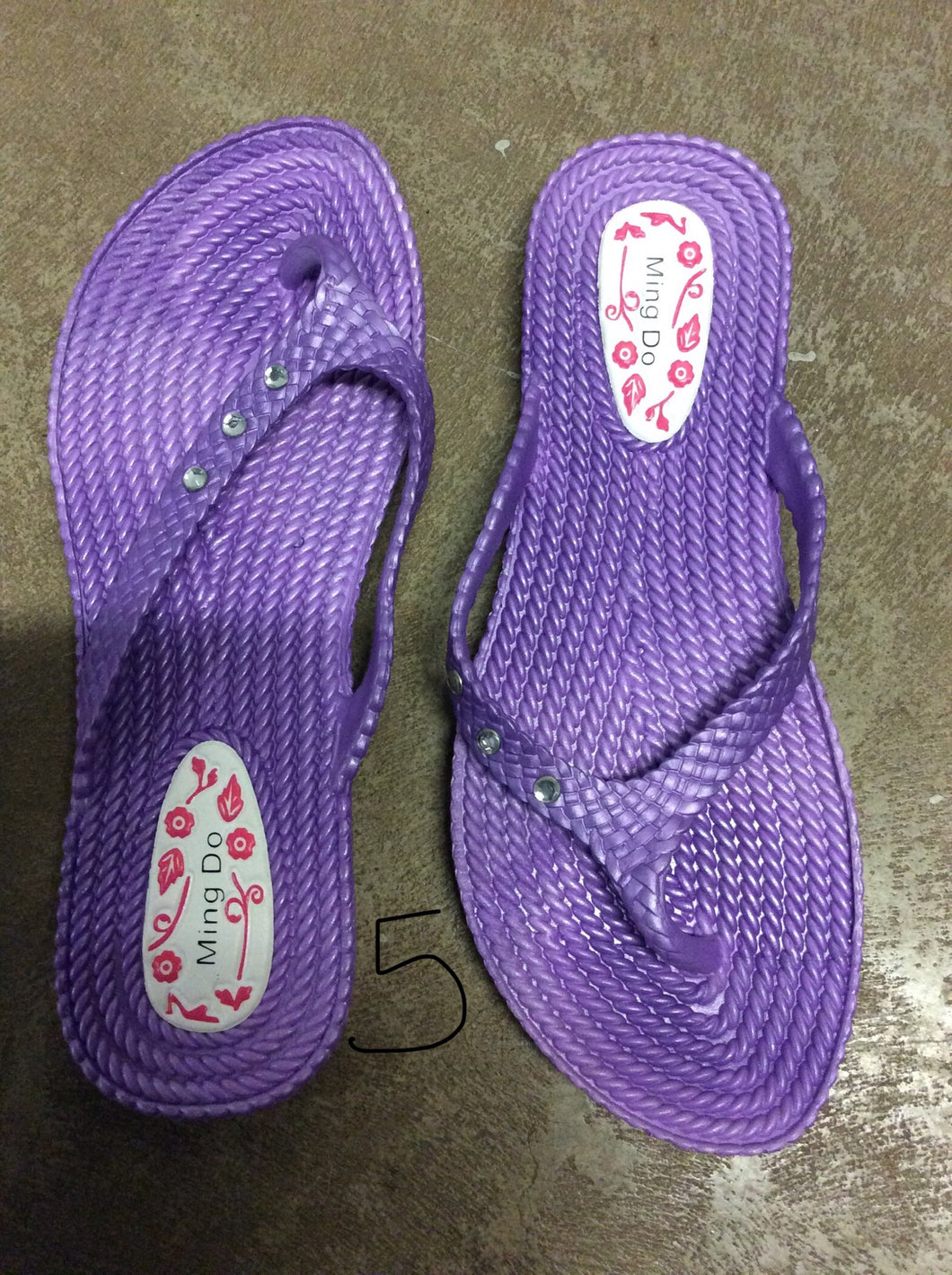 Purple flip flops - size Shoes: Youth 5