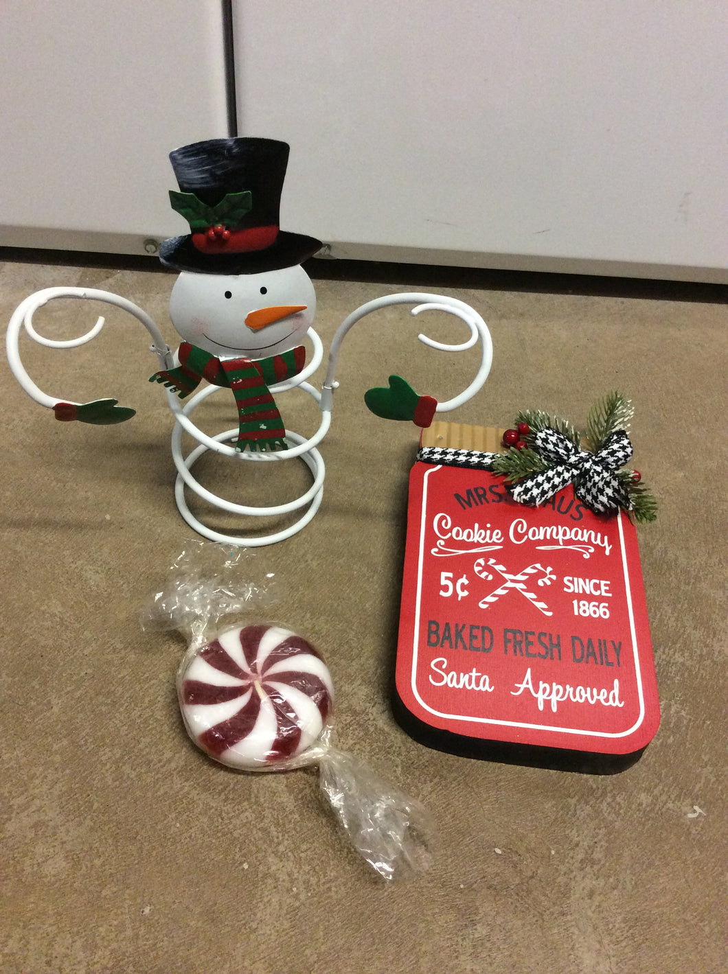 Snowman wine holder, Sign & candy swirl candl