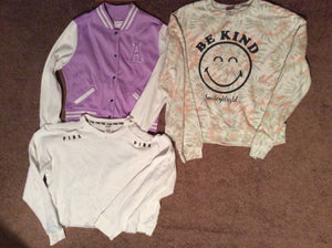 3swtshrt-lvndr varsity, Wht openshldr, be kind - size Large