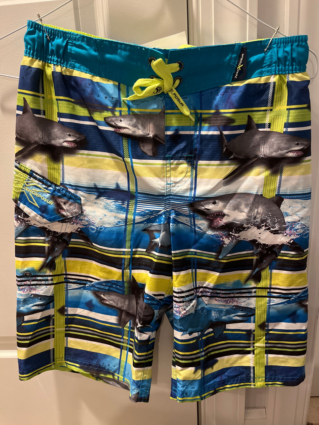 ZeroXposure swim trunk with sharks - size Junior L
