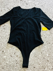 BLACK SHORT SLEEVE LEOTARD WITH SNAPS - size Medium