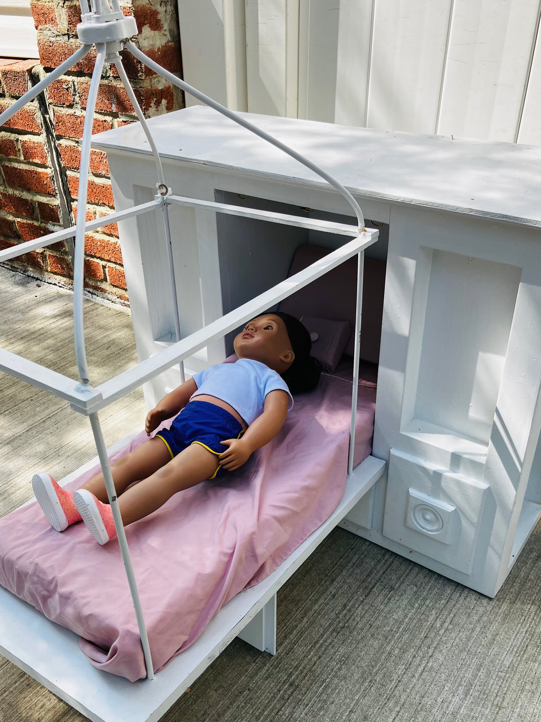 AMERICAN GIRL DOLL BED (Doll not included)